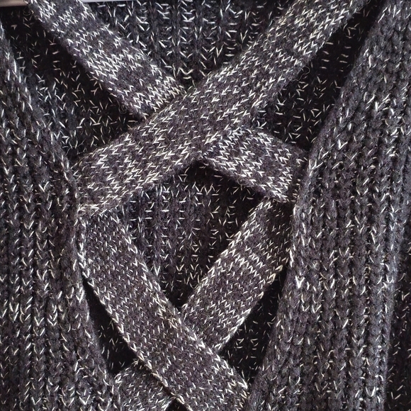 Forever 21 Black & White Marbled Knit Criss-Cross Back Sweater Size 2X - Picture 3 of 6